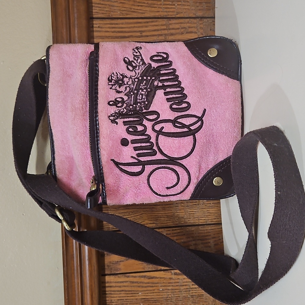Juicy Couture 🥳 HOST PIC🥳 y2k Velour Crown Juicy Small Crossbody Bag - Picture 1 of 17